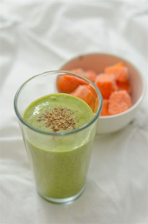 Papaya Power Green Smoothie Recipe - The Chic Life