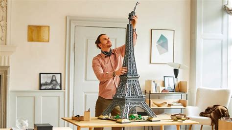 The Massive Five-Foot Tall Eiffel Tower Is the Tallest Lego Set of All Time - 'Gizmodo' News ...