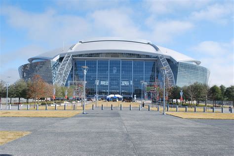 The Dallas Cowboys Stadium Video Board: Gimme Some High Def | GearDiary