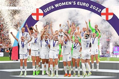 England Women's EURO Champions Wembley 2022 Images | Football Posters