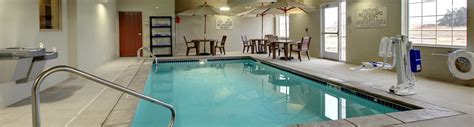 Cobblestone Hotel & Suites in Broken Bow, Nebraska - Hotel ...