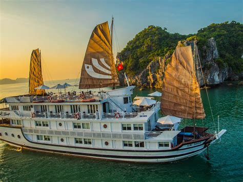 Book Bhaya Classic Cruise (II) Halong Bay | 2023 Prices & Last Minute ...