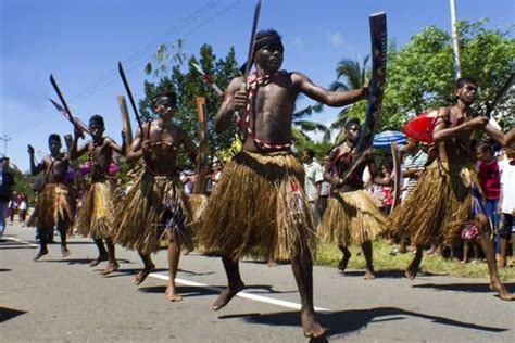 Tari Cakalele: Sejarah, Properti, Keunikan, dan Fungsinya