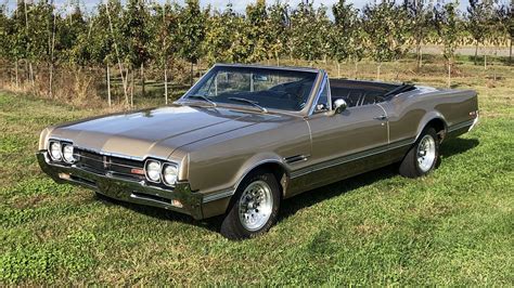 1966 Oldsmobile 442 Convertible VIN: 338676M304147 - CLASSIC.COM