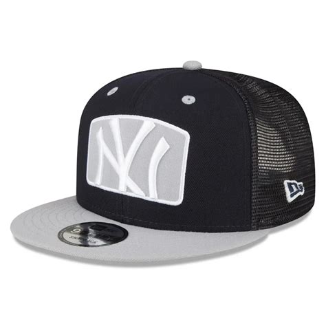 New Era Yankees Logo Zoom Trucker 9FIFTY Snapback Hat - Men's | Plaza ...