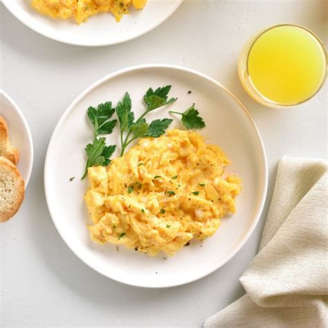 Gordon Ramsay Scrambled Eggs (Foolproof Recipe) - Insanely Good