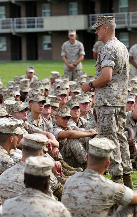 2/2 Marines receive mission readiness brief from 26th MEU leaders