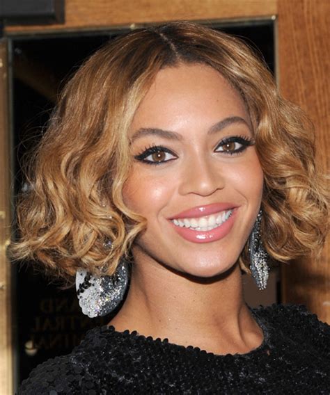 Beyonce Knowles Short Wavy Light Golden Brunette Bob Haircut