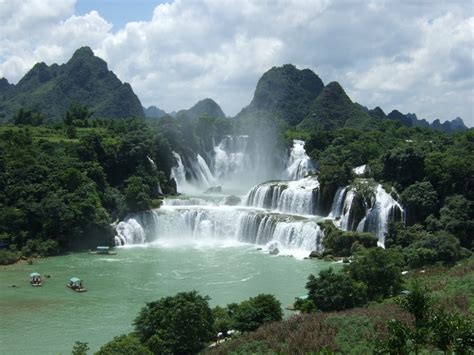 Ban Gioc Detian Falls - Chinese Paradise