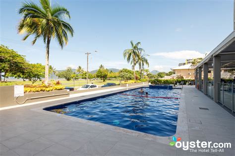 Holiday Inn Cairns Harbourside - The Pool at the Holiday Inn Cairns ...