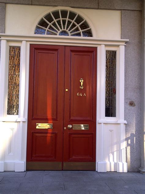 The iconic red doors of the House of Mercy on Baggot Street in Dublin ...