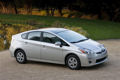 Car Images: Toyota Prius