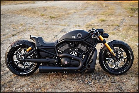 Harley-Davidson Night Rod Is So Black It’s Invisible When the Sun Is Down - autoevolution