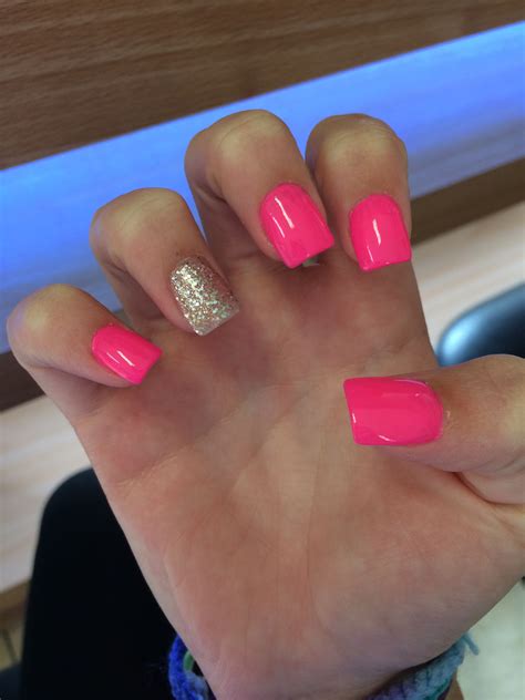 Hot pink glitter nails #pink #acrylic | Pink acrylic nails, Short square acrylic nails, Short ...