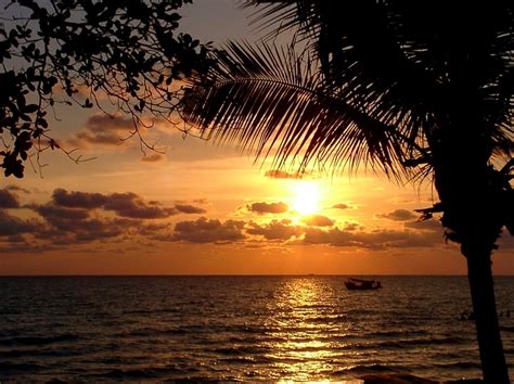 File:Sunset in Koh Chang.jpg - Wikimedia Commons