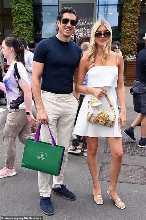 Vernon Kay and daughter Phoebe attend Wimbledon final - Bintano