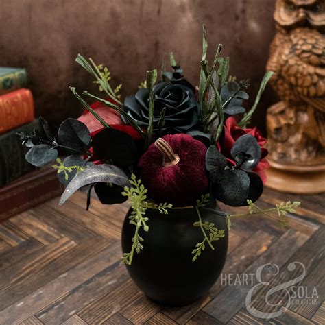 Black Vase with Ribbon Roses » Halloween Wood Flowers