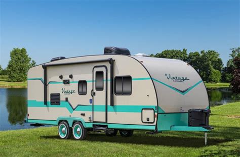 7 Best Travel Trailers with Murphy Beds