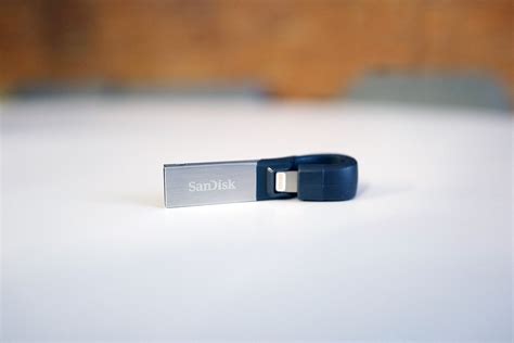 SanDisk iXpand Flash Drive Review: A USB-compatible flash drive for ...