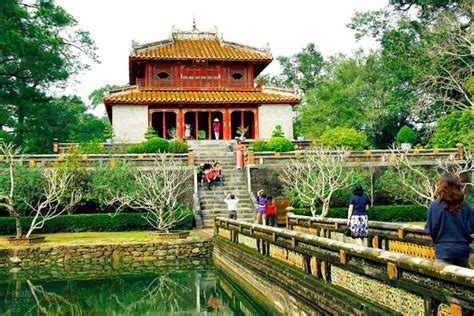 Minh Mang Tomb - Deluxe Group Tour