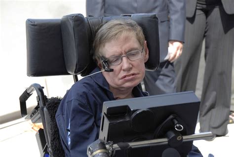 Stephen Hawking's final paper suggests black holes store information ...