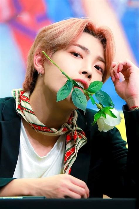 Hongjoong from Ateez: the cute, serious K-pop group leader sings ...