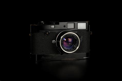 f22cameras | Leica M2 Button Original Black Paint (948645)