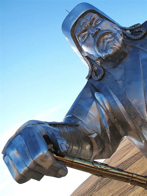 Genghis Khan Rides Again: Huge Statue of Emperor Dominates the Mongolian Steppe ~ Kuriositas