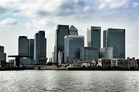 Canary Wharf | Canary wharf, New york skyline, Skyline