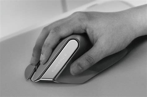 This ergonomic mouse concept tries to break free of traditional designs ...