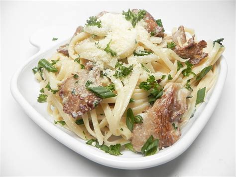 Oyster Mushroom Pasta | Recipe | Wild mushroom recipes, Mushroom ...