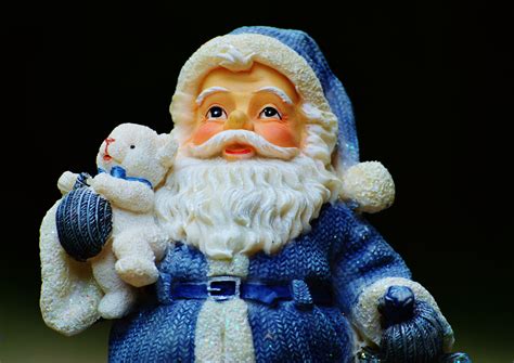 3840x2160 wallpaper | santa claus ceramic figurine | Peakpx