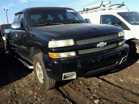 Salvage 2002 Chevrolet SILVERADO Truck for Sale