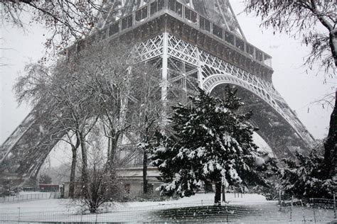 Eiffel Tower Winter Wallpapers - Wallpaper Cave