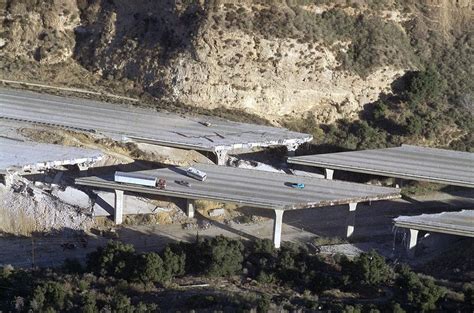 California Northridge Earthquake 1994 : r/CatastrophicFailure