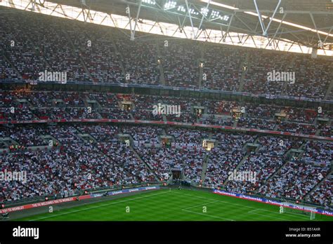 England fans at new Wembley stadium Stock Photo - Alamy