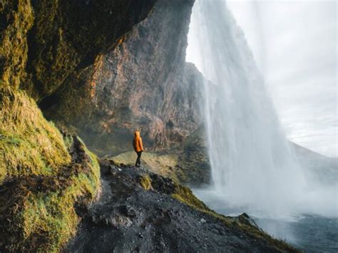 Seljalandsfoss Waterfall: How to Walk Behind the Falls Safely