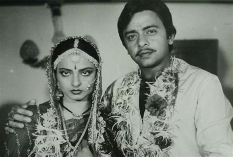 Vinod Mehra Death Anniversary Love Story With Rekha - Entertainment ...