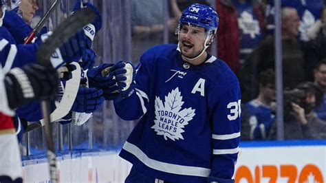 Auston Matthews scores league-leading 50th goal of season, makes Maple Leafs history - Friday ...