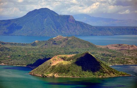 Volcán Taal en Filipinas, 2023