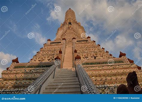 Wat Arun Building Structure Stock Photo - Image of historical, river: 110424598