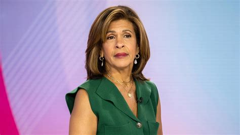 Hoda Kotb Was 'Barely Functioning' During Divorce, Breast Cancer Battle ...