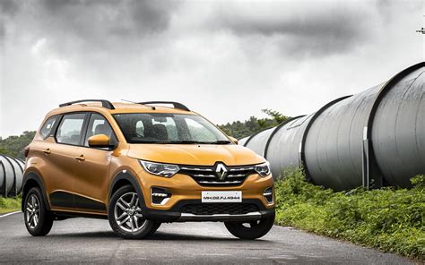 Renault Triber [2019-2023] - Front Right View | Renault Triber [2019 ...