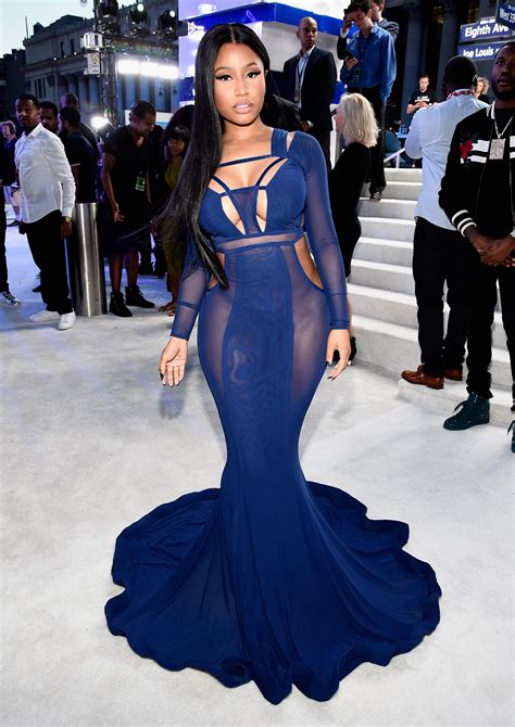 Nicki Minaj Won the VMA Red Carpet in Fab Flowing Navy Gown | [site ...