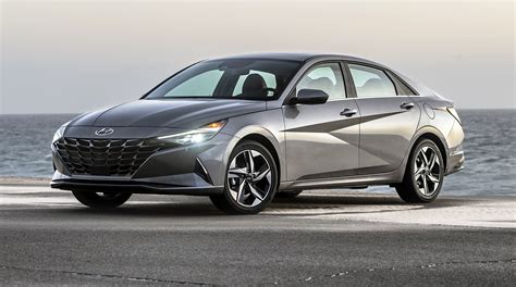 First Spin: 2021 Hyundai Elantra | The Daily Drive | Consumer Guide®