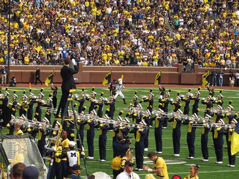 The Back Bend, Drum Major, Michigan Marching Band, Michiga… | Flickr