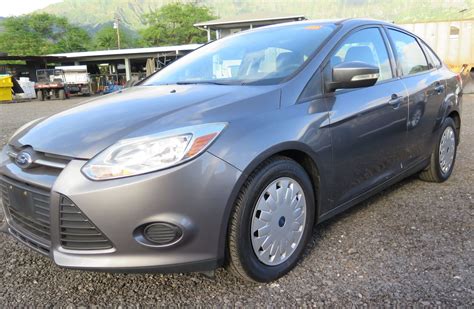 Gray 2013 Ford Focus 4 Door Sedan 6195 Miles (Runs & Drives See Video) - Oahu Auctions