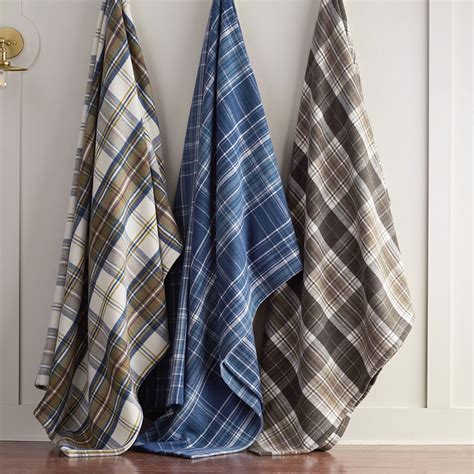 Holiday Blankets and Throws | The Company Store