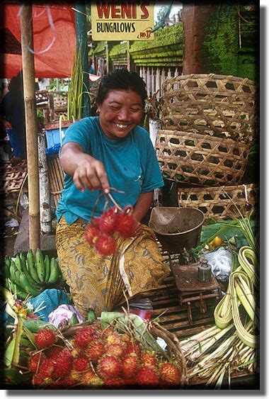 Bali-05 Lady at fruit market, Bali, Indonesia