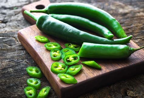 Green Chilli – 10 Unbelievable Health Benefits Of Green Chilli - Scientific Bridges